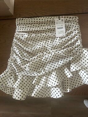 Zara White Mini Skirt with Black Polka Dots and Ruffle Hem